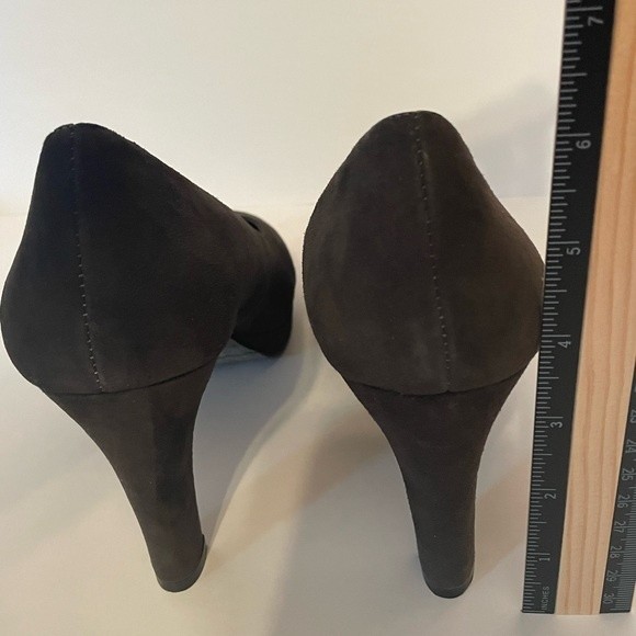 Worthington Ruby Gray faux suede peep toe pump - Picture 4 of 6